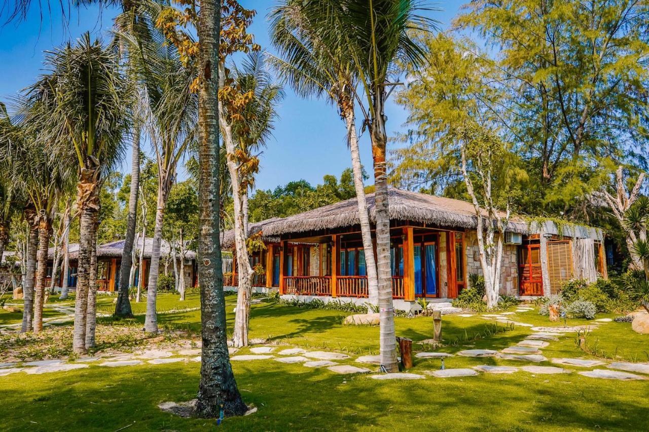 Ocean Bay Resort & Spa Phú Quốc Exterior foto Eco-lodge in the park
